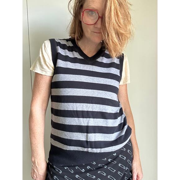 Vintage Y2K Sweaters Vest Stripes Size Medium Unisex Academia Preppy - Picture 1 of 6